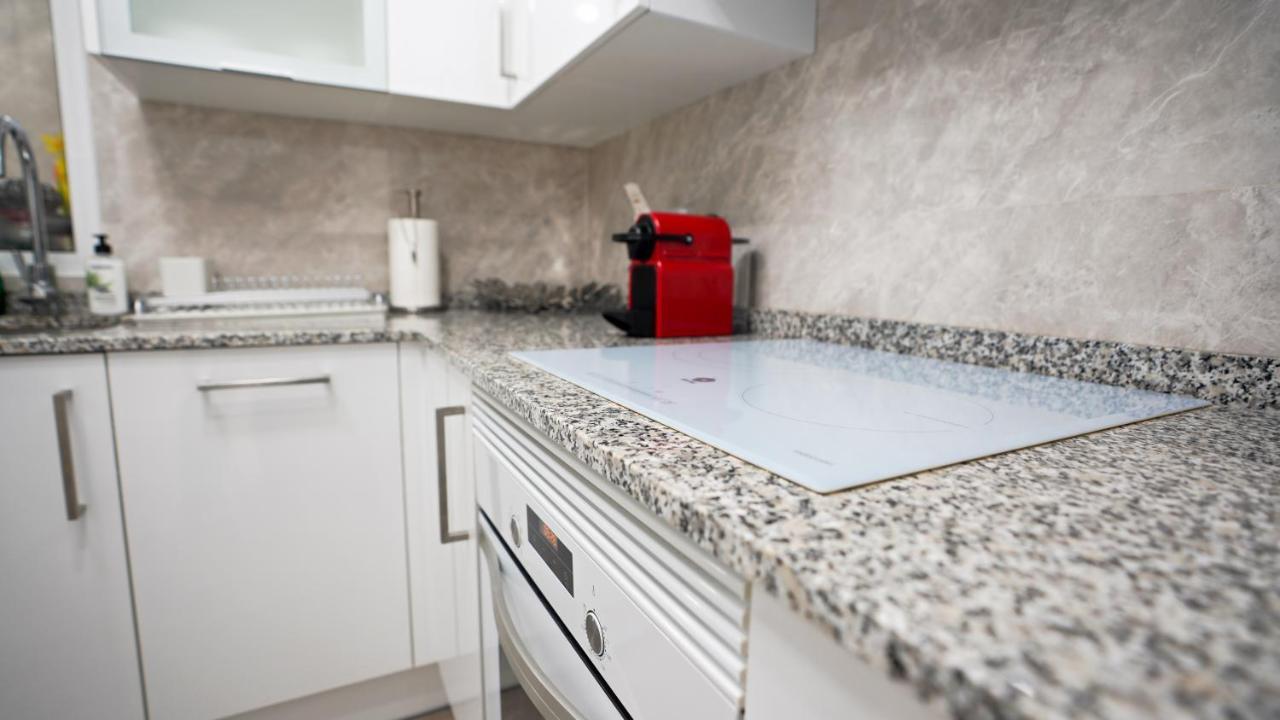 Stylish & Spacious Family Apartment Near Beach & Vibrant Historic Market Alicante Kültér fotó