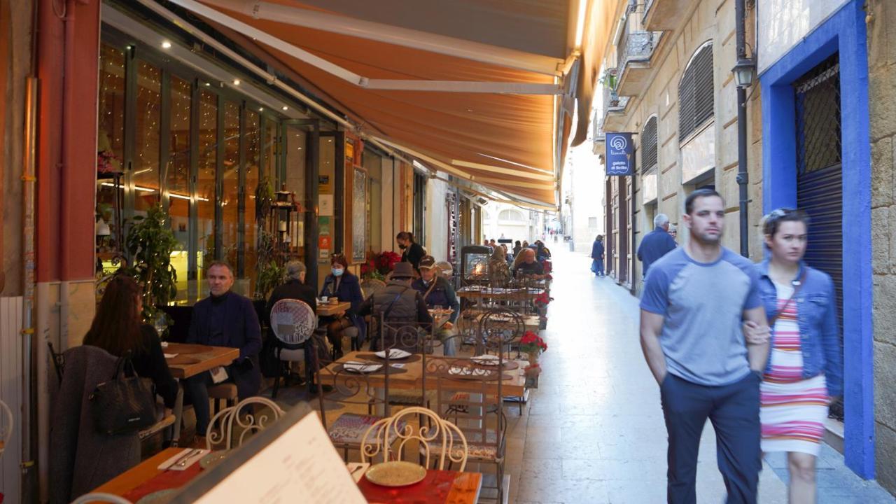 Stylish & Spacious Family Apartment Near Beach & Vibrant Historic Market Alicante Kültér fotó