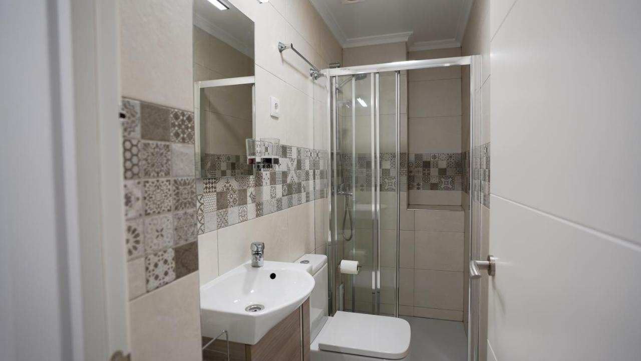 Stylish & Spacious Family Apartment Near Beach & Vibrant Historic Market Alicante Kültér fotó