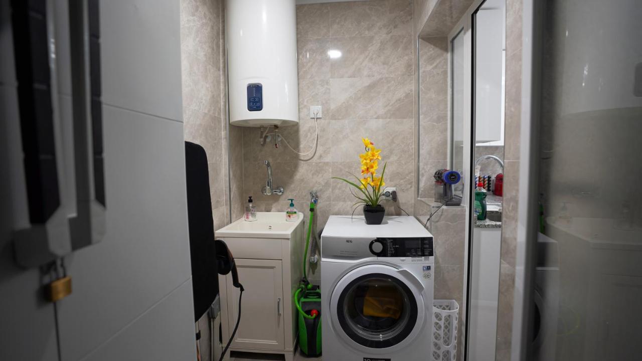 Stylish & Spacious Family Apartment Near Beach & Vibrant Historic Market Alicante Kültér fotó