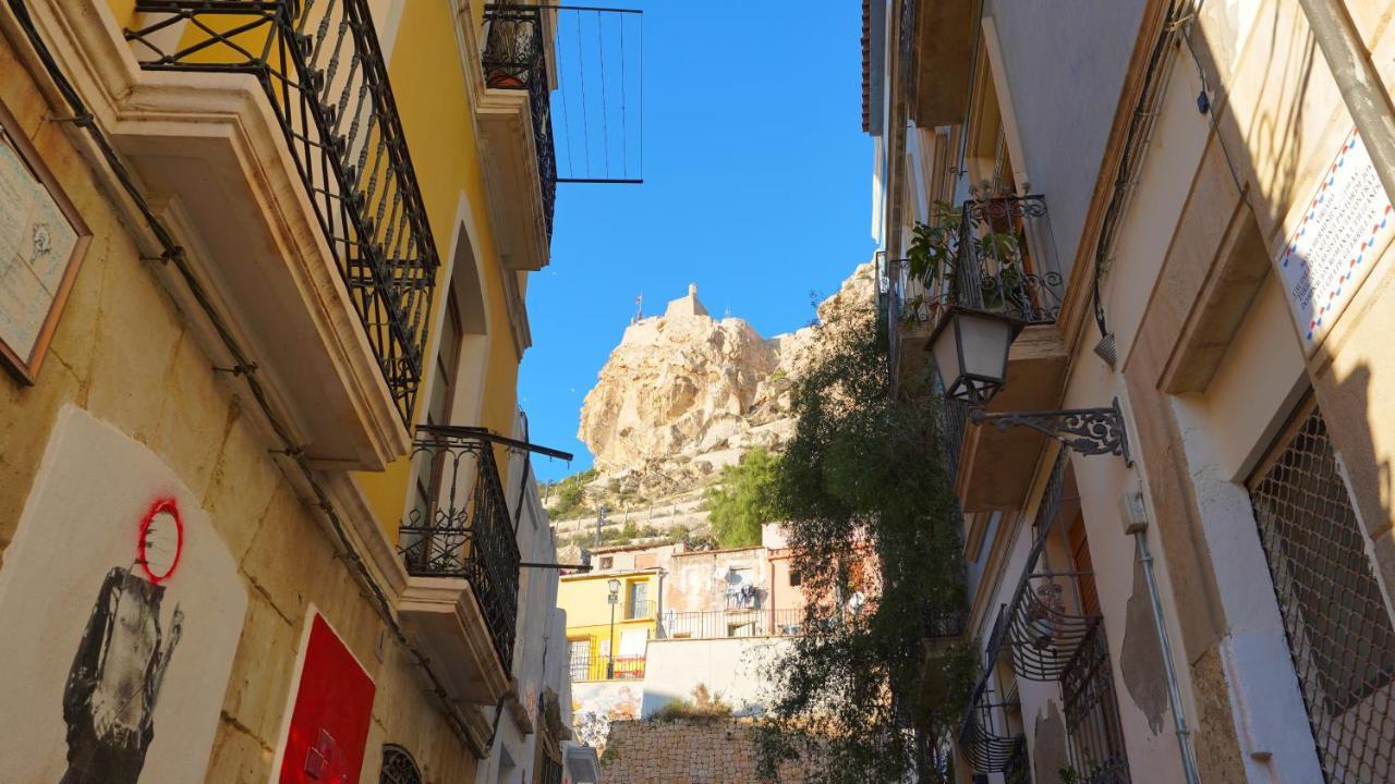 Stylish & Spacious Family Apartment Near Beach & Vibrant Historic Market Alicante Kültér fotó