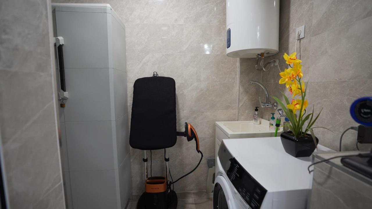 Stylish & Spacious Family Apartment Near Beach & Vibrant Historic Market Alicante Kültér fotó