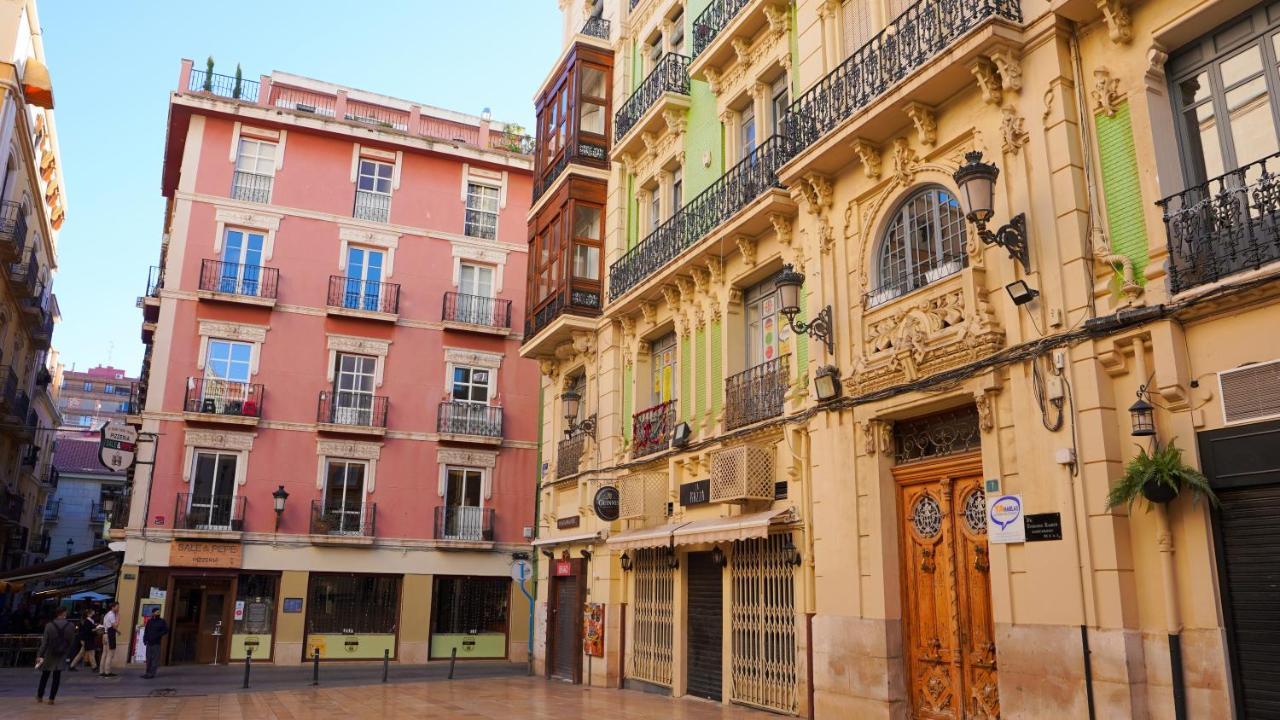 Stylish & Spacious Family Apartment Near Beach & Vibrant Historic Market Alicante Kültér fotó