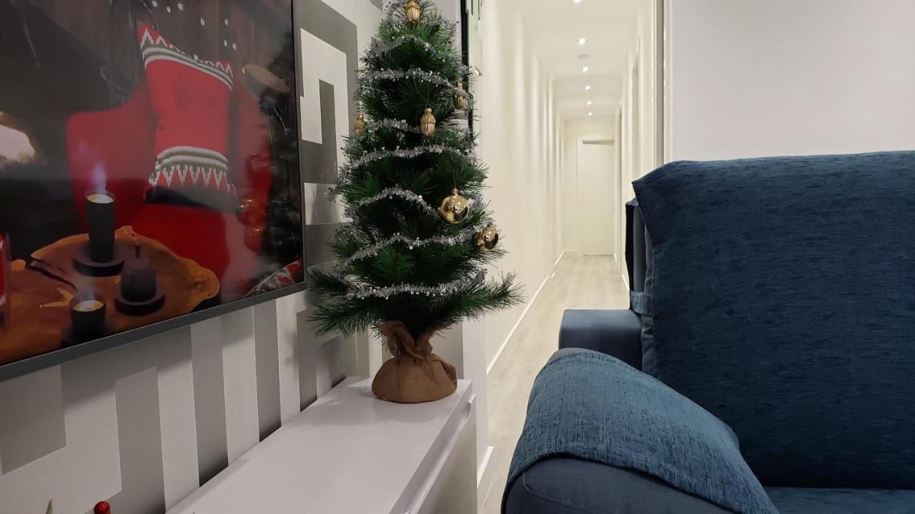 Stylish & Spacious Family Apartment Near Beach & Vibrant Historic Market Alicante Kültér fotó